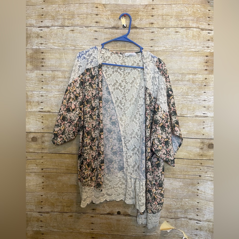 Coco + Jameson kimono 🛍